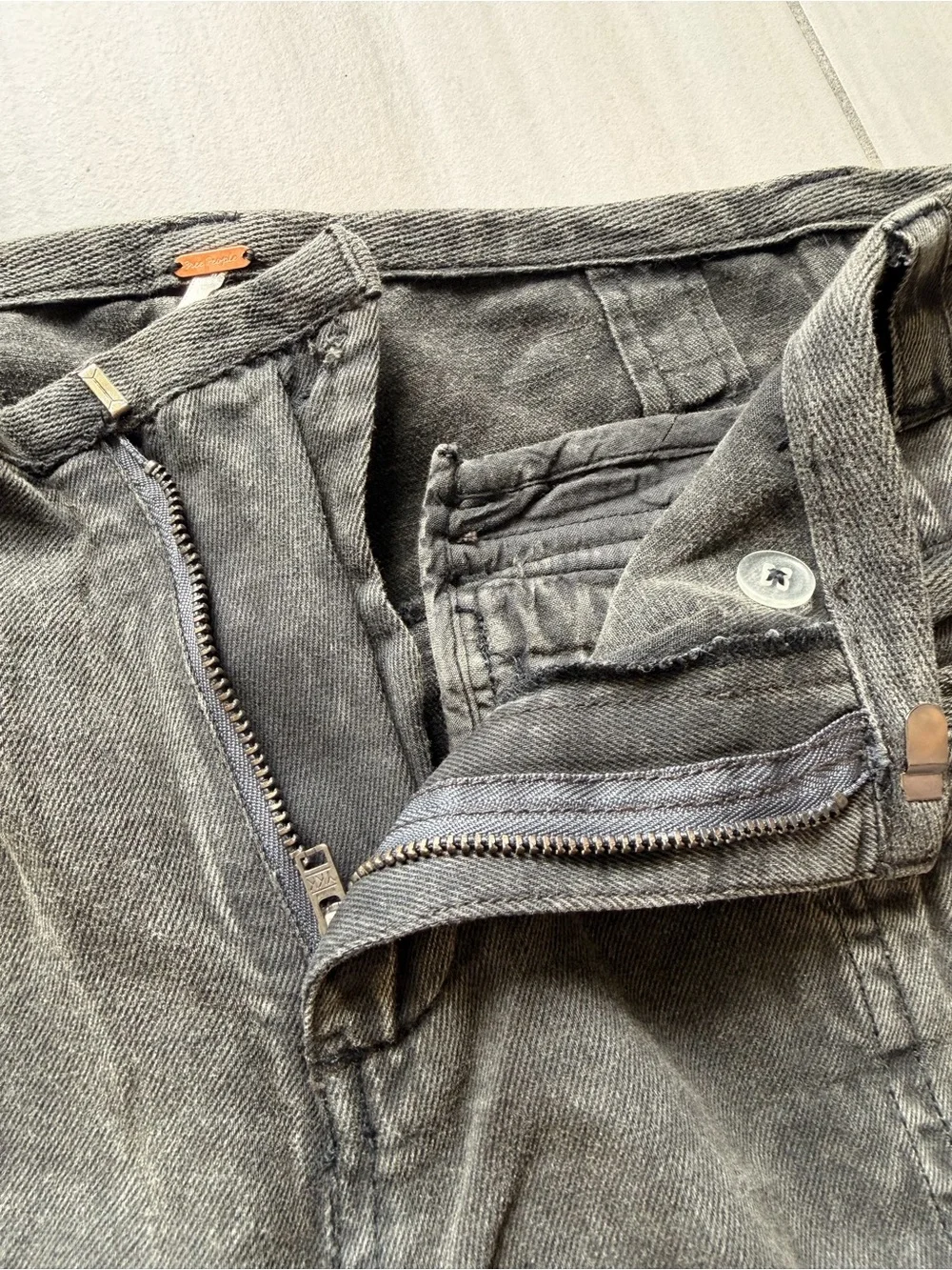 Free People Women’s Wide-Leg Black Denim Cropped Pants size 6